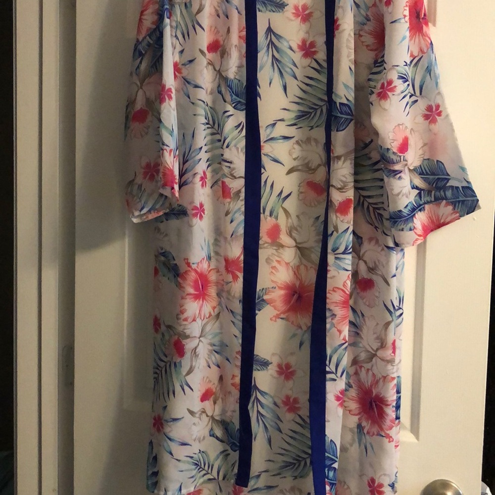Kimono - Picture 2 of 4